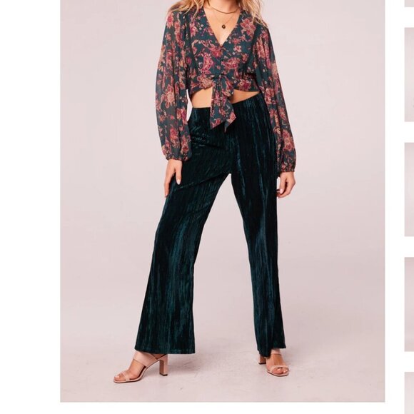 Women’s Band Of The Free River Deep Pine Paisley Tie Front Crop Top - Picture 5 of 5